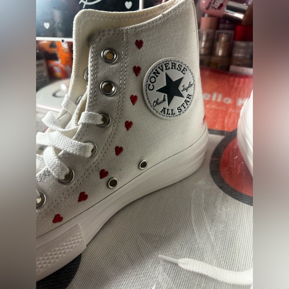 Converse - Picture 2 of 5